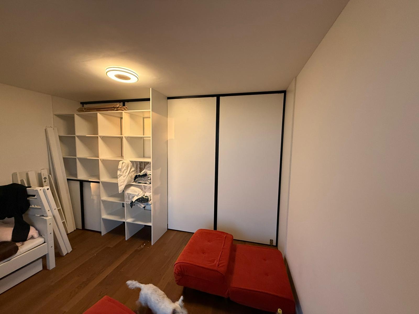 Vstavaná Skriňa s Posuvnými Dverami